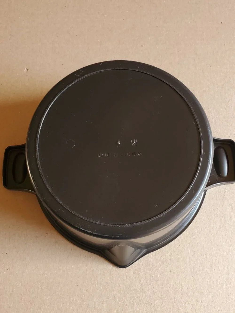 Pampered Chef Black 2 Quart  Microwave Steamer & Rice Cooker With  Locking Lid